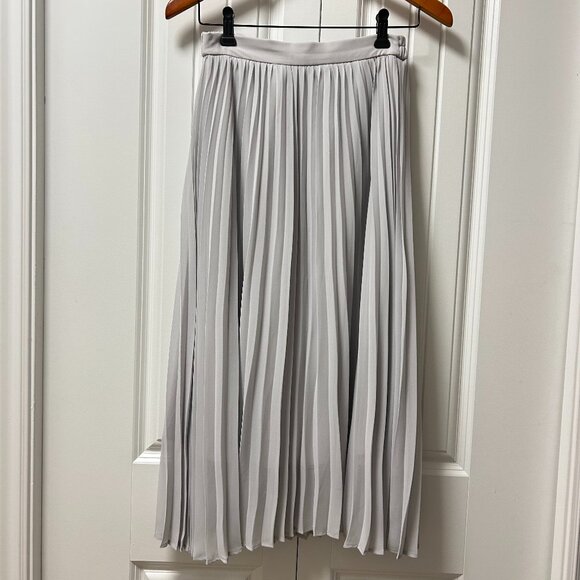 GU Japanese Pleated Midi Skirt Grey - Picture 1 of 8